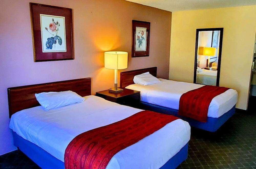 Red Roof Inn & Suites Thomasville Extérieur photo