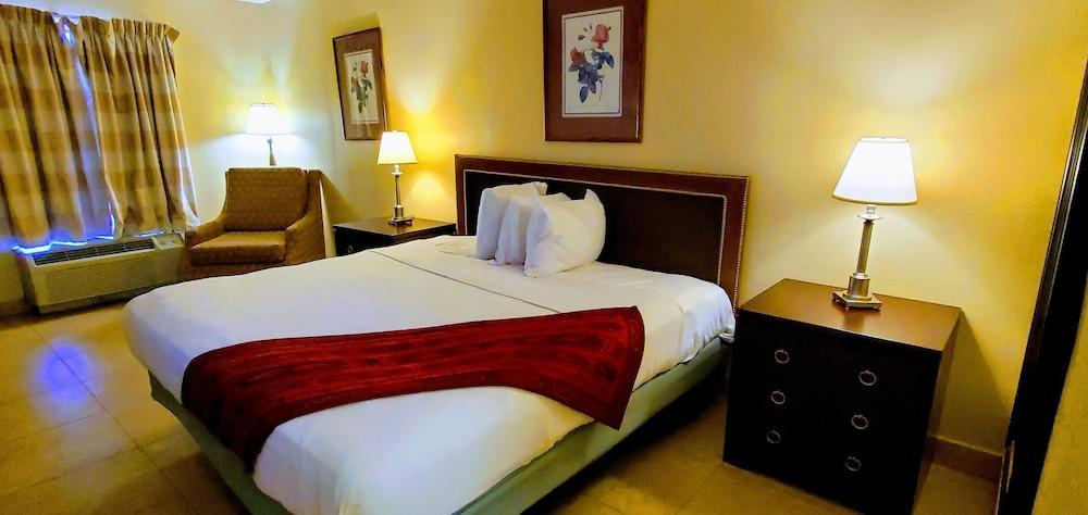 Red Roof Inn & Suites Thomasville Extérieur photo