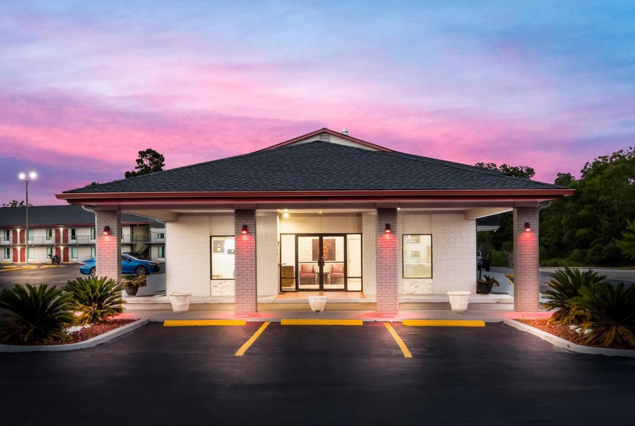 Red Roof Inn & Suites Thomasville Extérieur photo