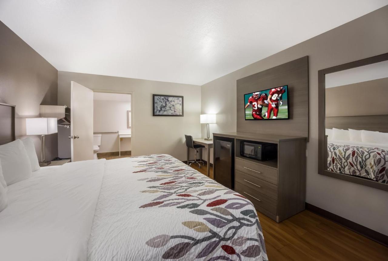 Red Roof Inn & Suites Thomasville Extérieur photo