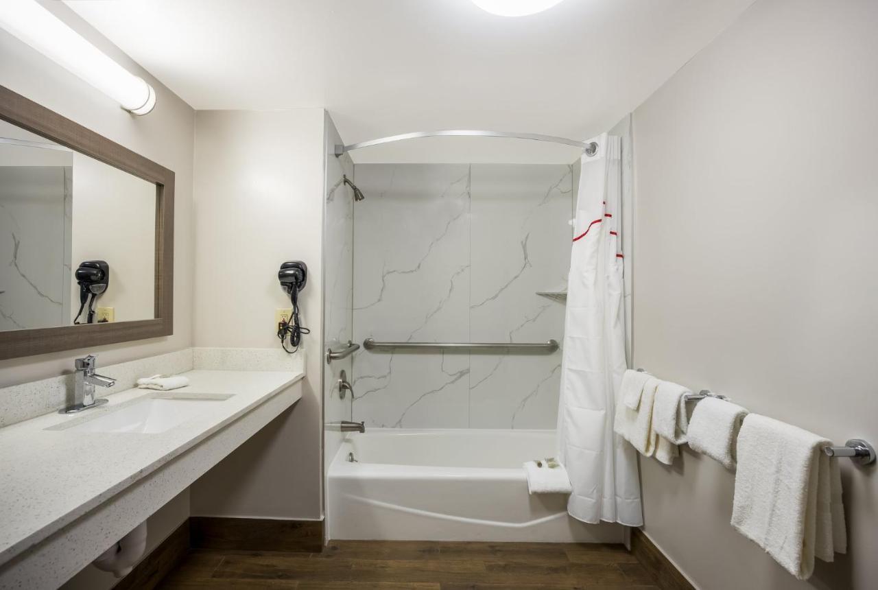 Red Roof Inn & Suites Thomasville Extérieur photo