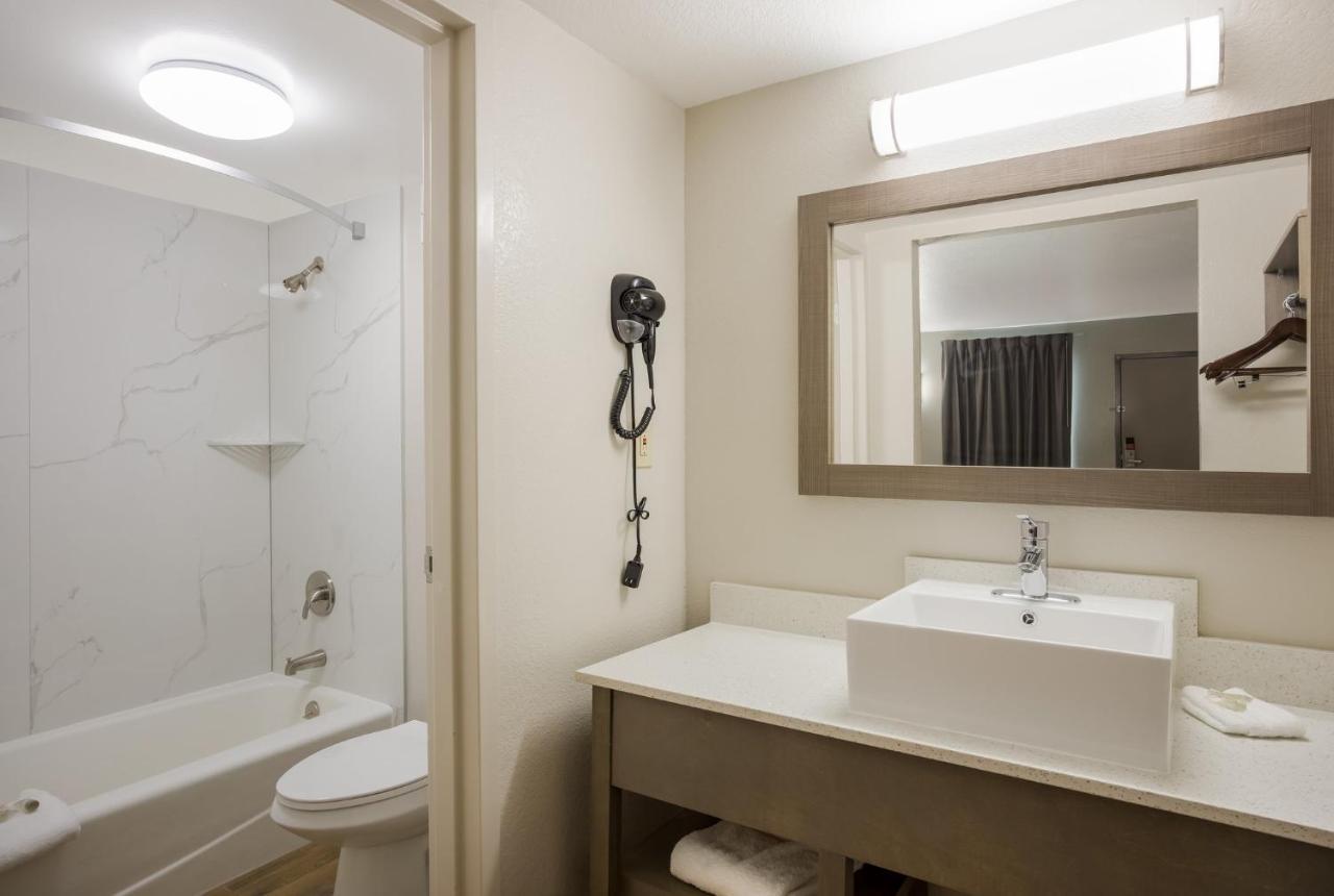 Red Roof Inn & Suites Thomasville Extérieur photo